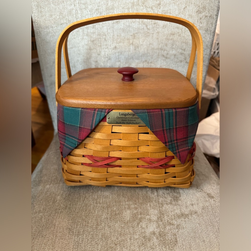 Longaberger 2000 Christmas Collection Deck The Halls Basket - liner & protector
